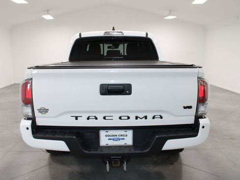 Used 2022 Toyota Tacoma TRD Off-Road w/ Technology Package image 8