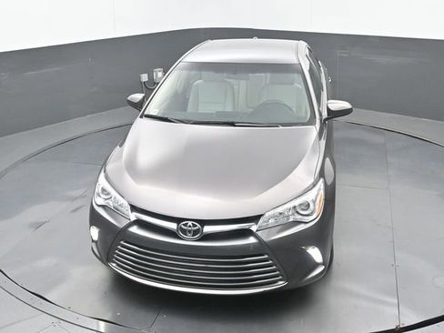 Used 2017 Toyota Camry XLE FWD image 14