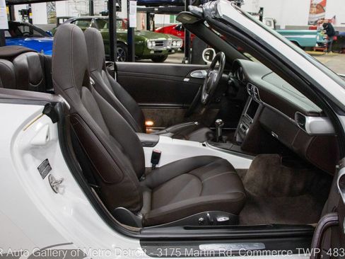 Used 2006 Porsche 911 Carrera S RWD image 39