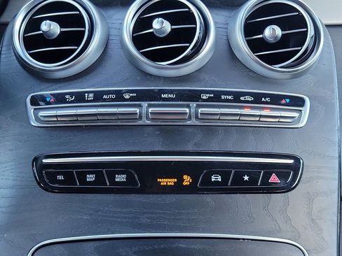 Certified 2022 Mercedes-Benz GLC 300 image 19