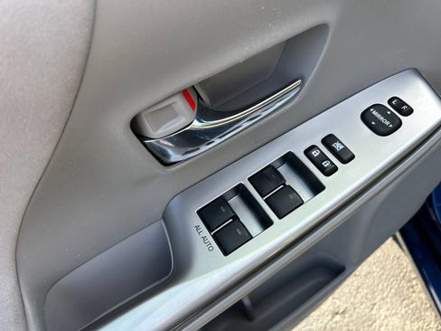 Used 2017 Toyota Prius V Three FWD image 12