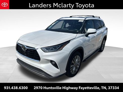 Used 2022 Toyota Highlander Platinum FWD image 1