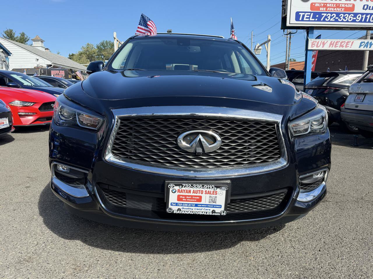 Used 2017 INFINITI QX60 Luxe w/ Premium Plus Package AWD/4WD image 3
