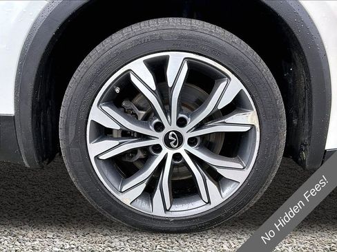Used 2018 INFINITI QX30 AWD image 8