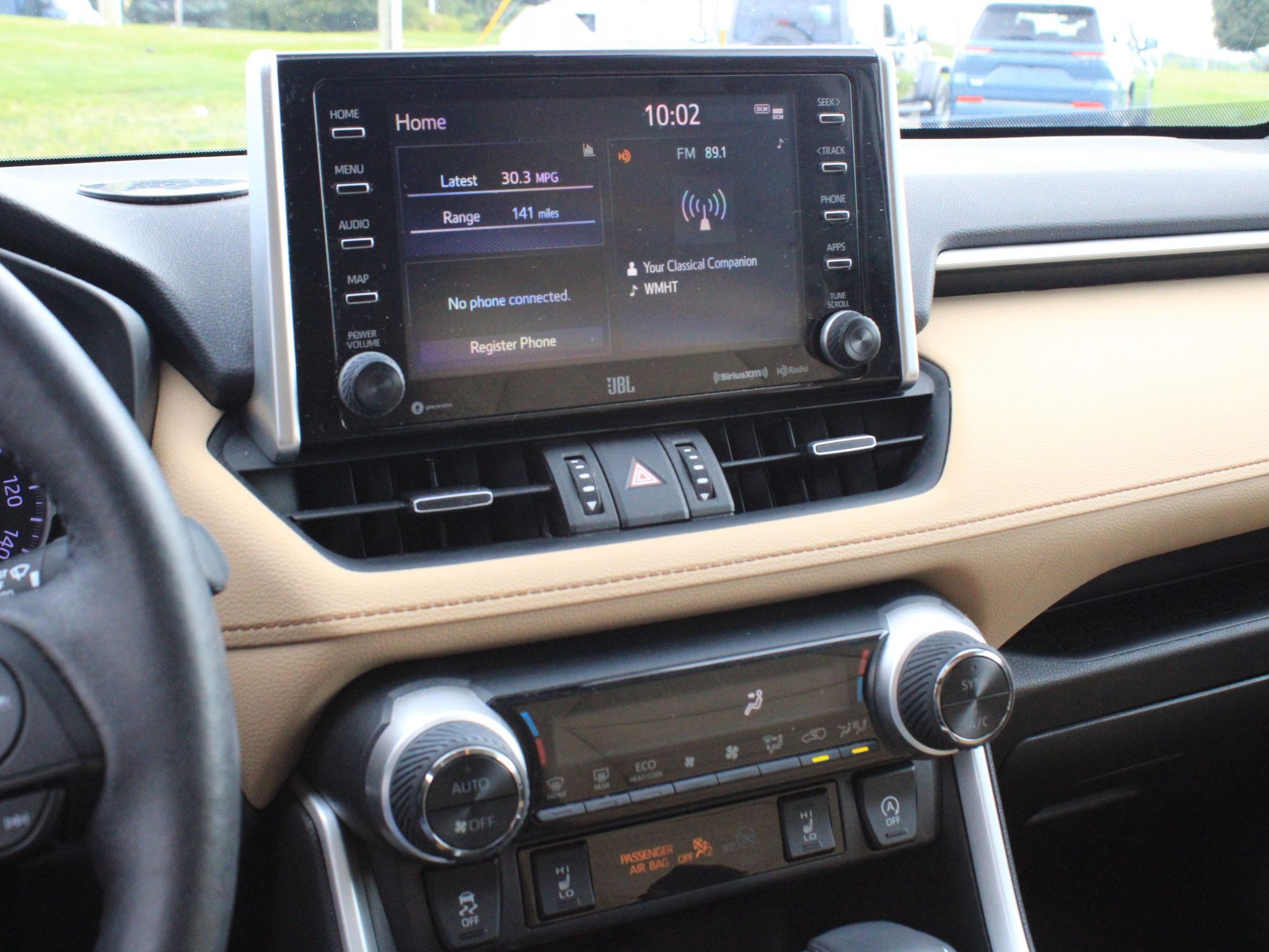Used 2020 Toyota RAV4 XLE Premium AWD/4WD image 20