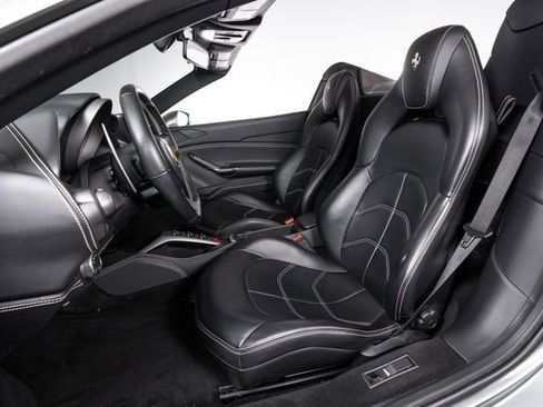 Used 2019 Ferrari 488 Spider RWD image 4