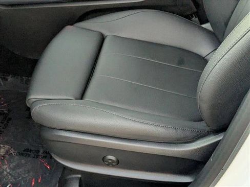 Certified 2025 Mercedes-Benz GLA 250 image 7