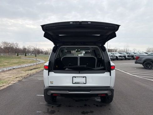 Used 2024 Rivian R1S Adventure image 15