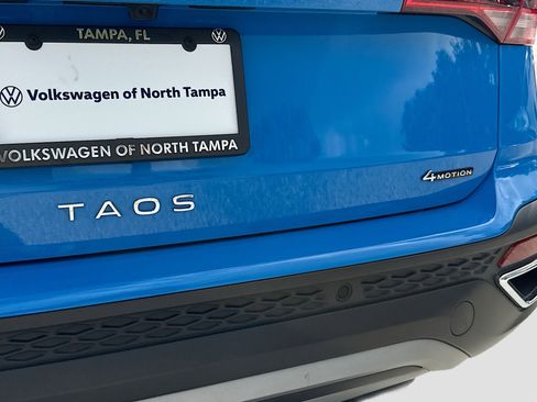 Used 2024 Volkswagen Taos SEL AWD/4WD image 11