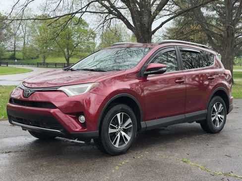 Used 2018 Toyota RAV4 XLE w/ Plus Extra Value Package AWD/4WD image 39