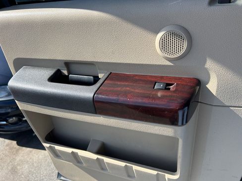 Used 2009 Ford F350 4x4 Crew Cab DRW Super Duty image 18