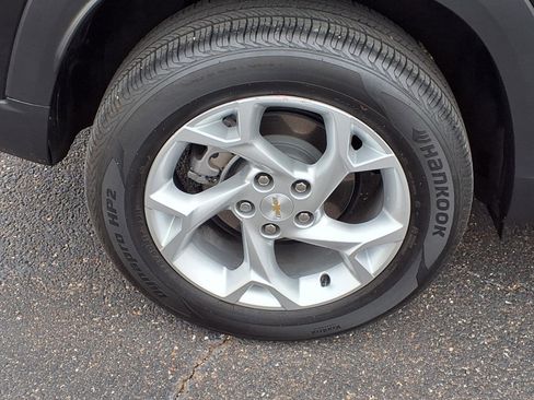 Used 2025 Chevrolet Trax LS w/ LS Convenience Package image 29