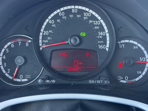 Used 2013 Volkswagen Beetle 2.5 image 24