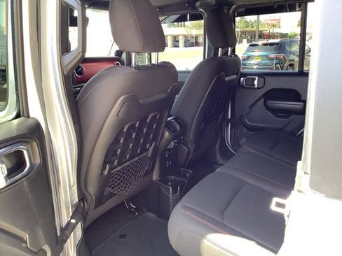 Used 2021 Jeep Wrangler Unlimited Rubicon AWD/4WD image 26