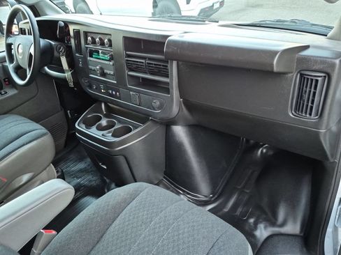 Used 2025 Chevrolet Express 2500 w/ Driver Convenience Package RWD image 28