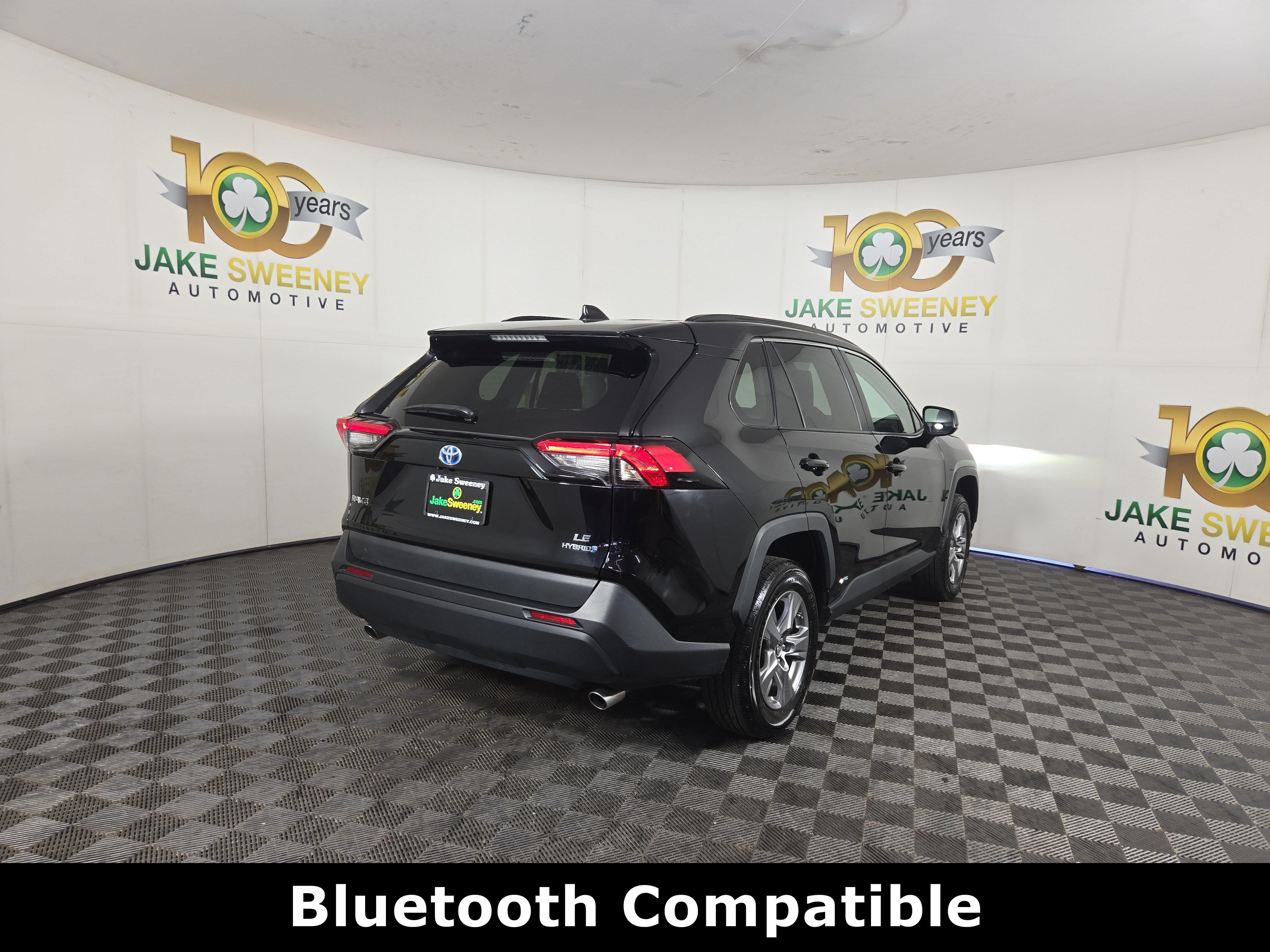 Used 2024 Toyota RAV4 LE AWD/4WD image 8