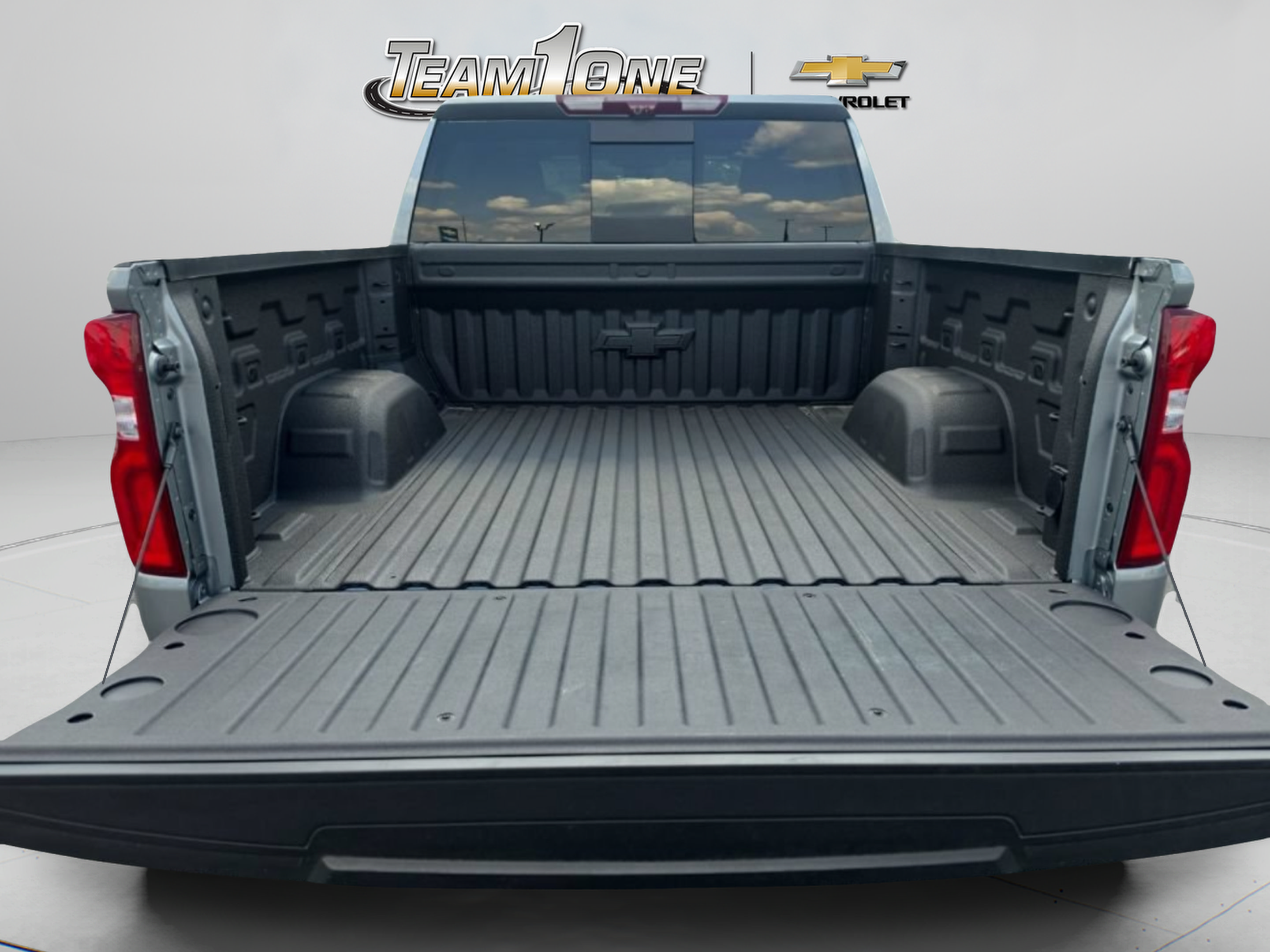 Used 2026 Chevrolet Silverado 1500 LTZ w/ LTZ Premium Package AWD/4WD image 11