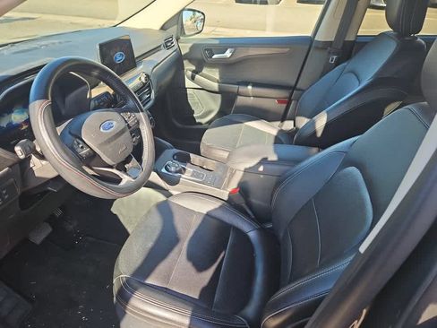 Used 2020 Ford Escape Titanium AWD/4WD image 14