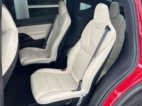 Used 2022 Tesla Model X Plaid image 8