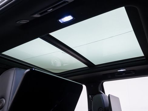 Used 2021 Cadillac Escalade Premium Luxury w/ LPO, Radiant Package image 19