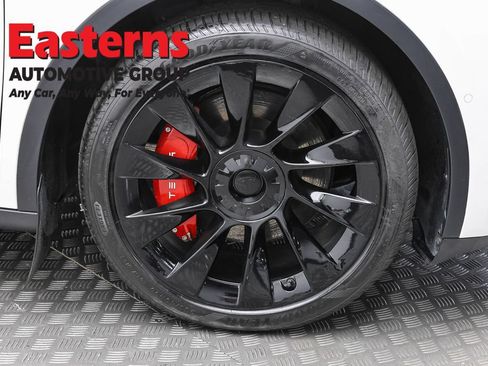 Used 2022 Tesla Model Y Long Range AWD/4WD image 25