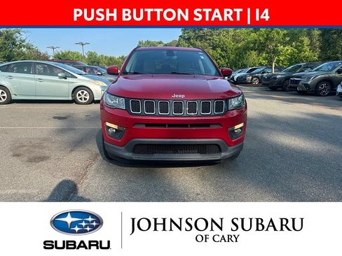 Used 2018 Jeep Compass Latitude FWD image 2