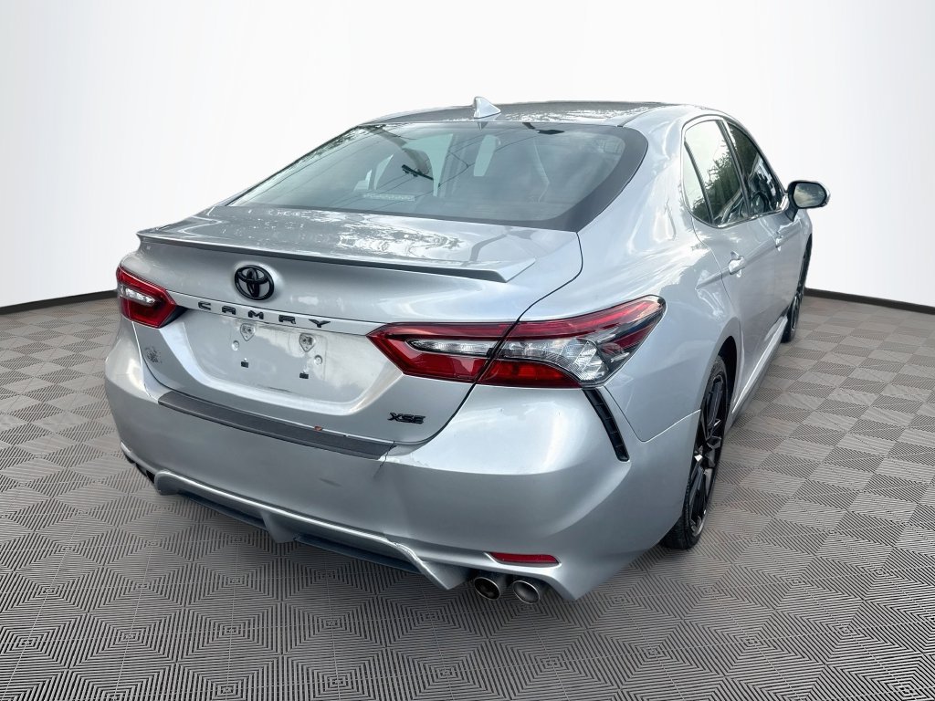 Used 2022 Toyota Camry XSE FWD image 7