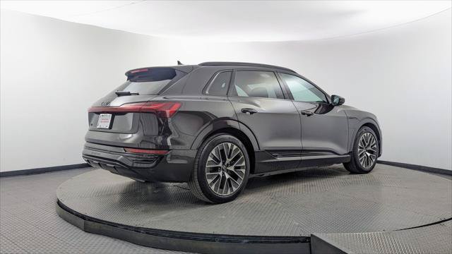 Used 2024 Audi Q8 e-tron Premium Plus AWD/4WD image 8