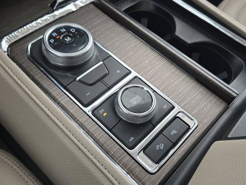 Used 2024 Ford Expedition Max Limited image 29