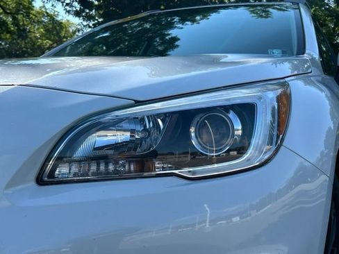 Used 2016 Subaru Outback 2.5i Limited AWD/4WD image 10