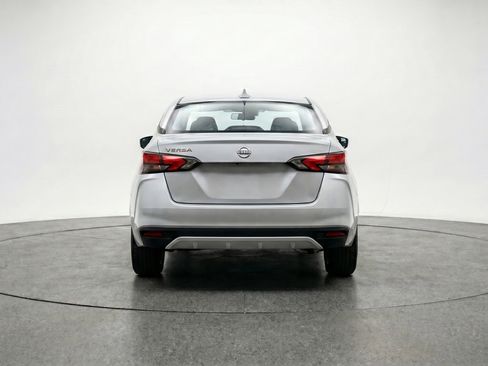 Used 2025 Nissan Versa SV image 7