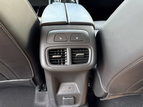 Used 2025 Buick Envision Avenir AWD/4WD image 21