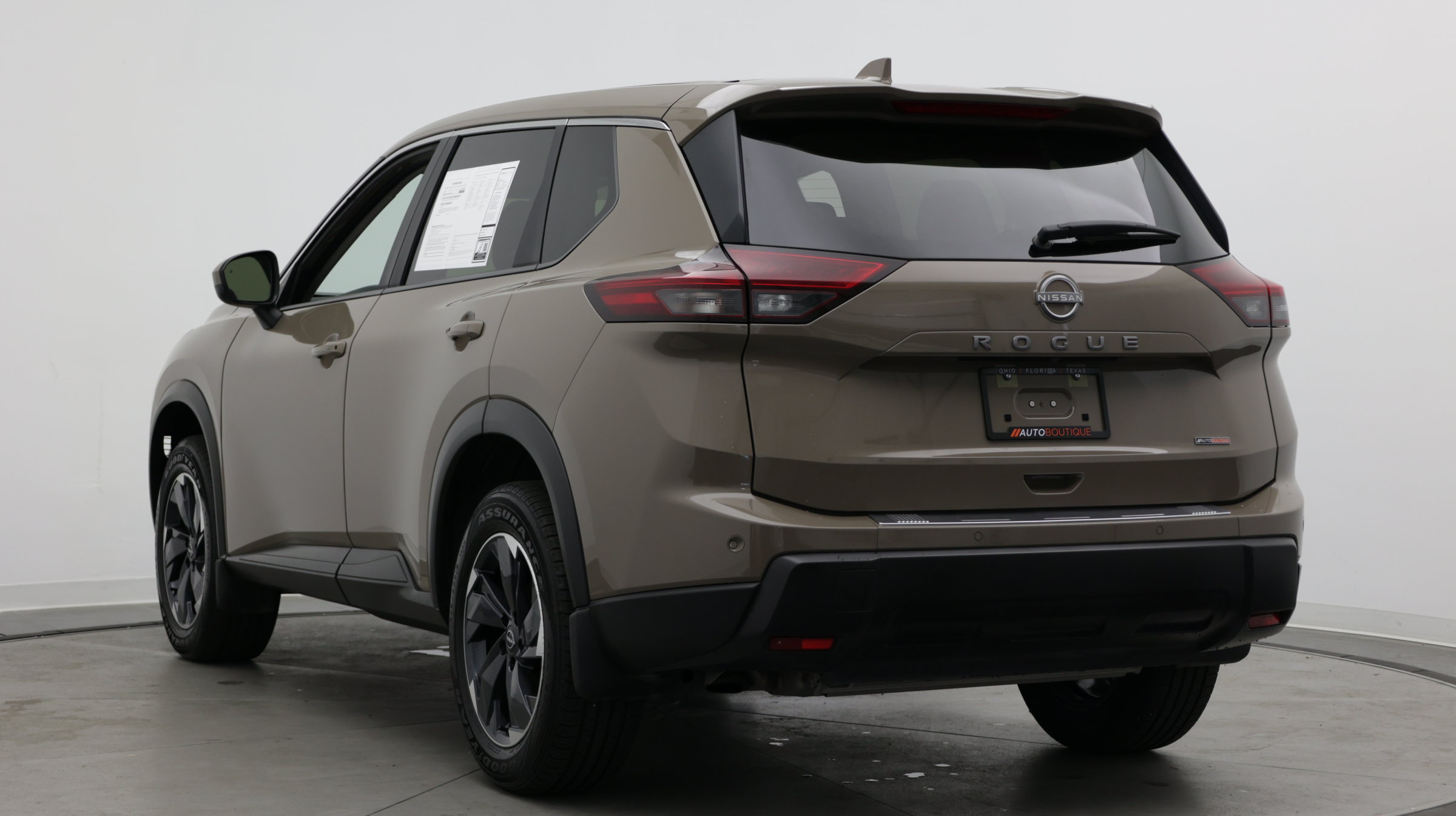Used 2025 Nissan Rogue SV FWD image 5
