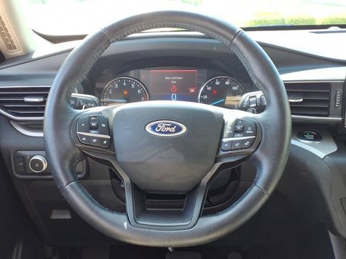 Used 2020 Ford Explorer XLT w/ Equipment Group 202A AWD/4WD image 10