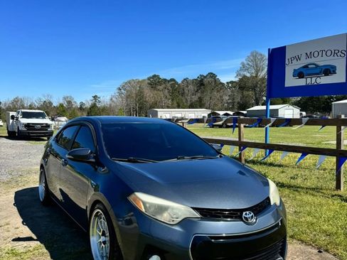 Used 2014 Toyota Corolla S image 2