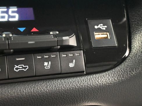 Used 2024 Toyota Tundra Limited w/ Power Package image 15