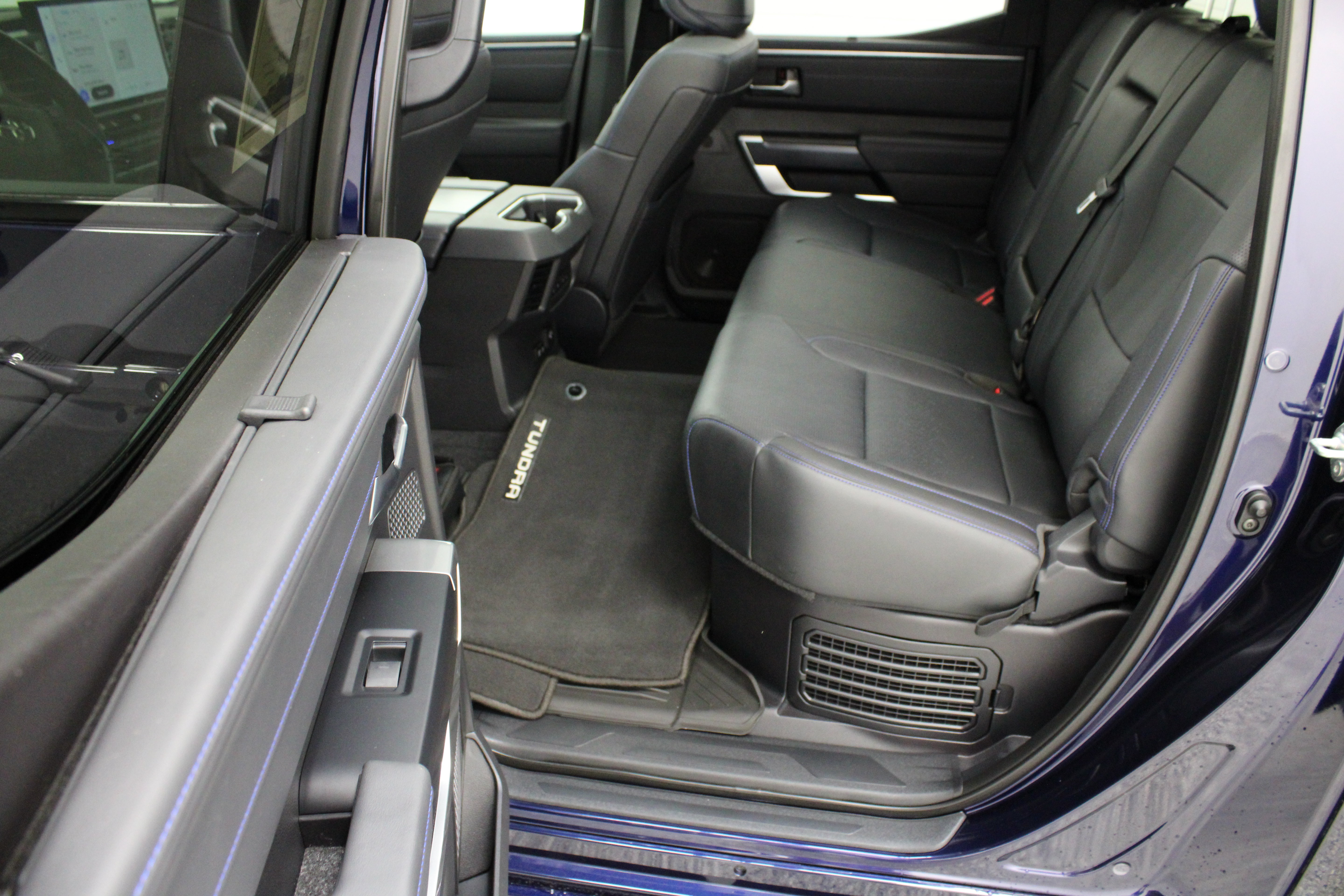 Used 2023 Toyota Tundra Platinum w/ Advanced Package AWD/4WD image 34