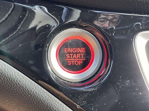 Used 2016 Honda Pilot Touring image 23