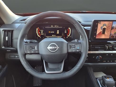 New 2026 Nissan Pathfinder SL image 18