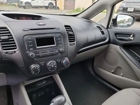 Used 2015 Kia Forte LX FWD image 15