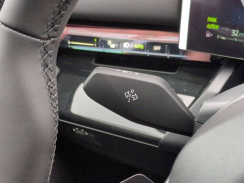 New 2026 BMW 540i xDrive image 28