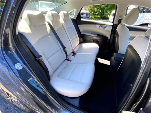 Used 2023 Kia Forte LXS w/ LXS Technology Package FWD image 28