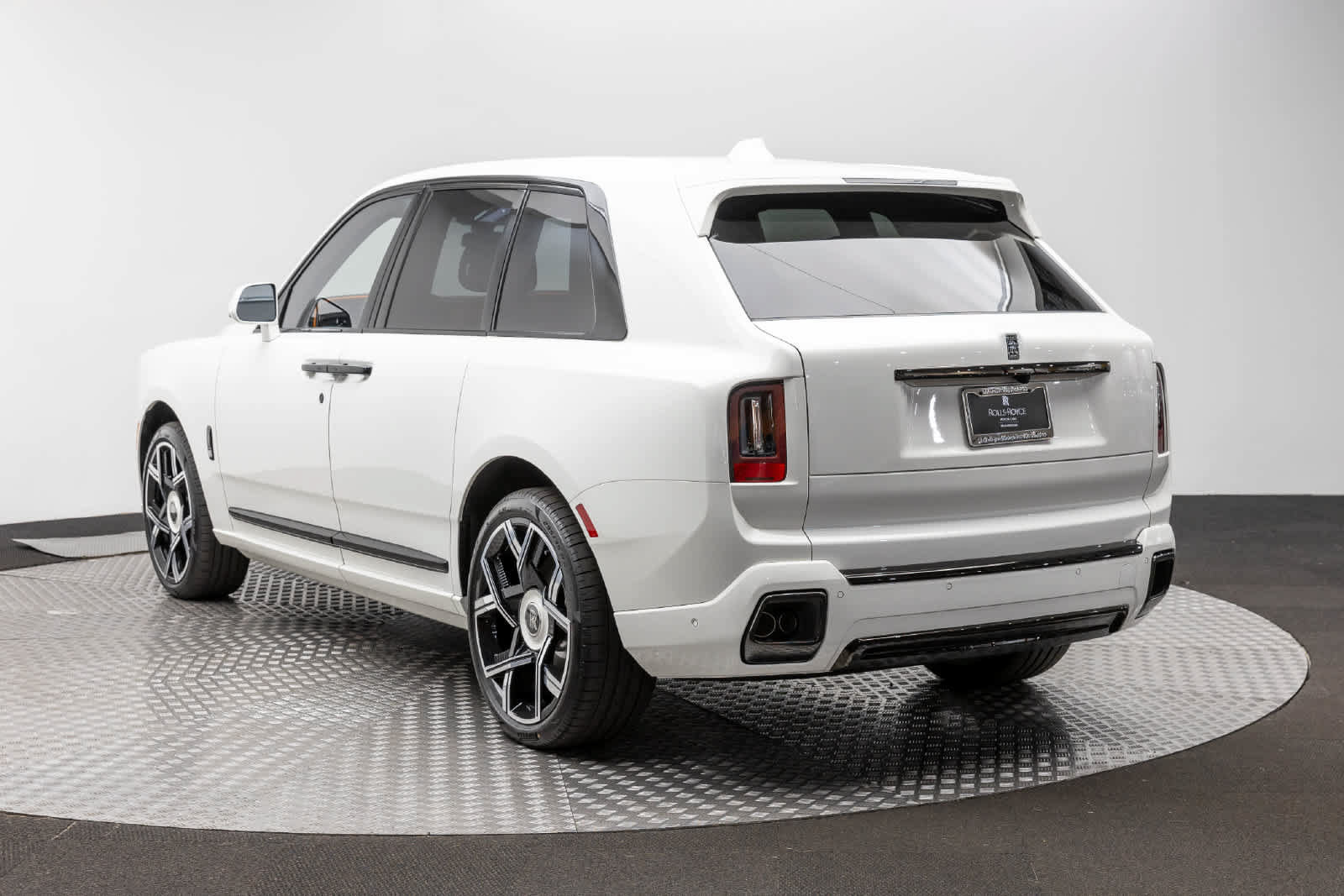 New 2027 Rolls-Royce Cullinan Black Badge AWD/4WD image 4
