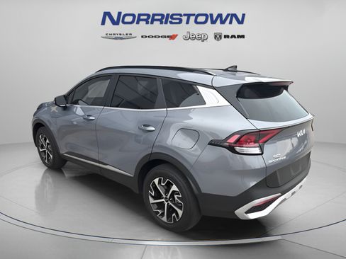 Used 2025 Kia Sportage EX w/ Premium Package AWD/4WD image 2