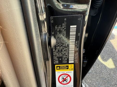 Used 2013 Toyota Highlander Plus image 38