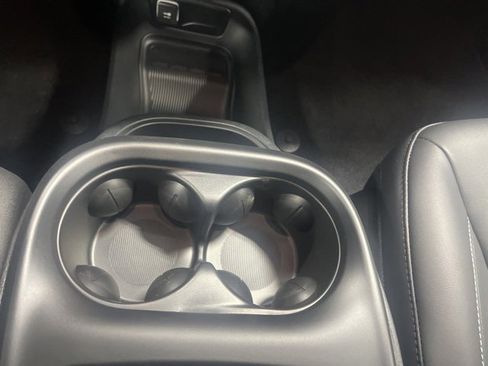 New 2025 Chrysler Voyager LX image 15