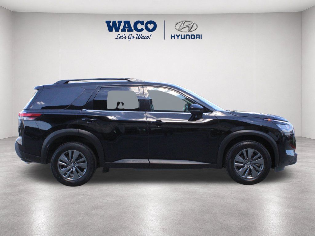 Used 2024 Nissan Pathfinder SV FWD image 11