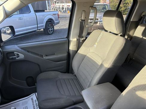 Used 2019 Nissan Frontier PRO-4X image 8