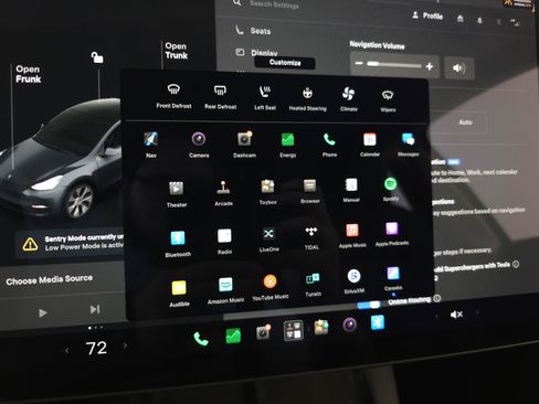 Used 2021 Tesla Model Y Long Range AWD/4WD image 23
