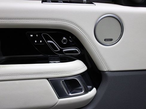 Used 2018 Land Rover Range Rover image 66